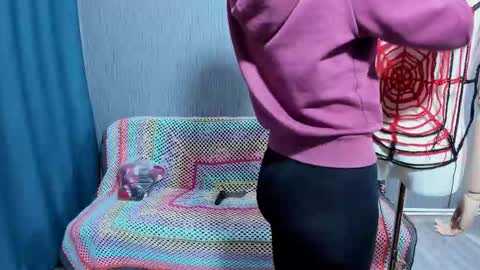 Ella online show from November 16, 10:15 am