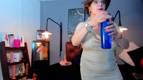 pamela_mature41 online show from May 9, 2:35 am