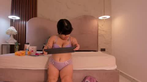 pamelabonnet_mml online show from January 5, 7:28 pm