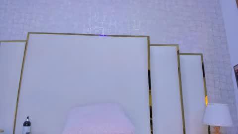 Paola  online show from November 25, 1:46 pm