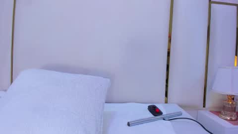 Paola  online show from December 17, 12:42 pm