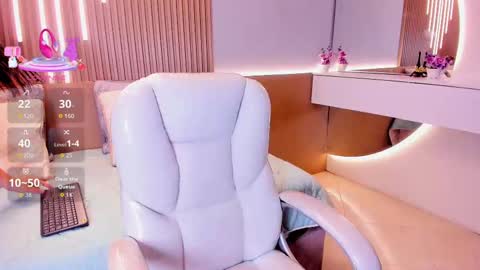 Amy and my doll online show from October 24, 4:08 am