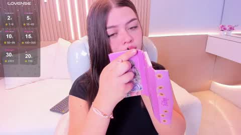 Amy and my doll online show from April 7, 3:52 am