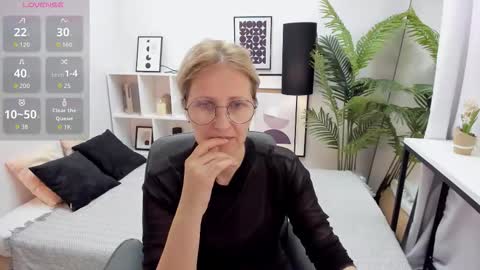 Paris online show from October 14, 9:28 pm