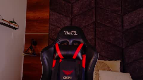 PARIS online show from February 20, 9:04 pm