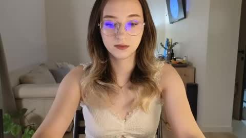 Anna online show from April 18, 9:15 pm