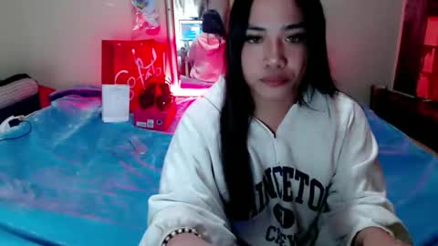 its paula online show from February 22, 4:30 pm