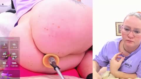 Paulina Davis  online show from February 1, 1:23 am