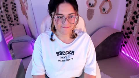 Estefania online show from December 7, 1:51 pm