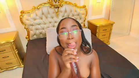Pauline Kosh online show from May 2, 9:18 pm