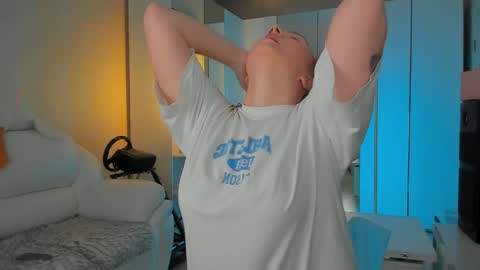 peachju1cy online show from January 31, 2:58 am