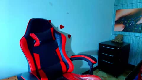 Peachy   online show from March 17, 5:11 am