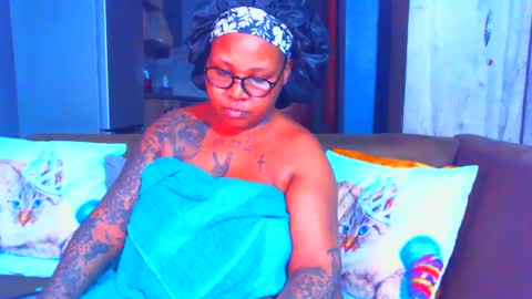 Pearl online show from March 6, 11:53 pm