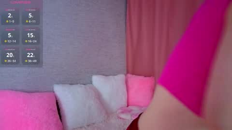 pearly_peach_ online show from May 14, 6:14 pm