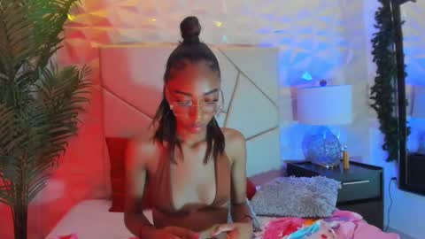  P E I TON  online show from November 24, 12:45 am