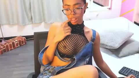 peneelopeecute online show from January 15, 8:59 pm