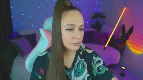 Dia  online show from September 26, 8:39 pm