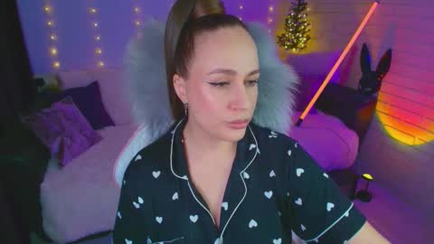 Dia  online show from January 9, 10:47 pm