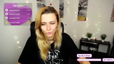 Mia online show from October 28, 7:14 am