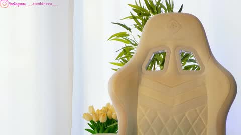 Dee online show from February 22, 9:34 am