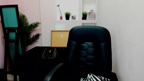 horror flying on the wings of the night.... online show from January 27, 5:25 am