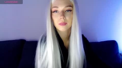 Isabella online show from January 12, 11:50 am