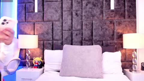 Im Rosse but u can call me Rossie or Rosita . online show from December 10, 7:54 pm