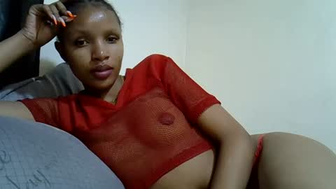petite_melinda online show from July 4, 12:28 am