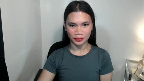 petite_pauline online show from February 23, 2:05 pm