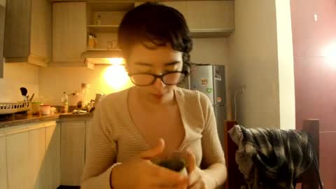 Lunna online show from April 6, 4:46 am