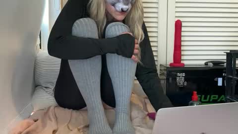 petitegirlypop online show from January 17, 1:02 am