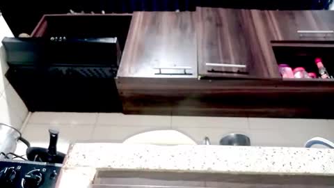 danna online show from December 22, 5:21 am