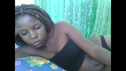 petitesweetchiq online show from March 2, 7:15 am