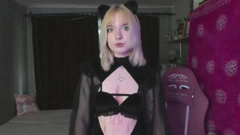 piginnya online show from September 27, 12:12 pm