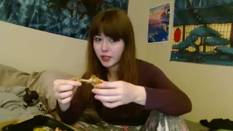 PilloGoddess online show from February 3, 6:34 am