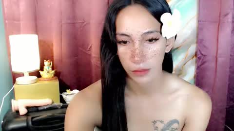 lucyLove online show from February 7, 5:00 am