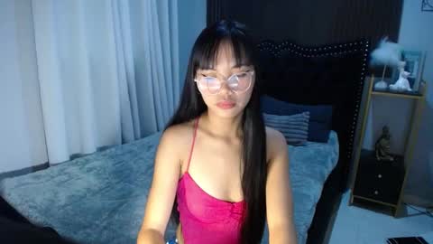 dee online show from March 6, 7:03 am