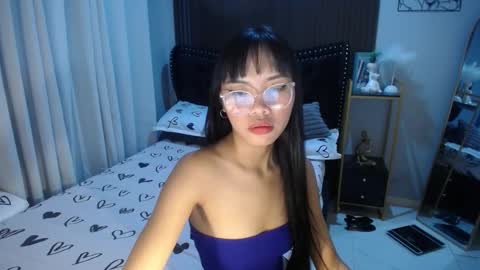 dee online show from February 17, 6:09 am