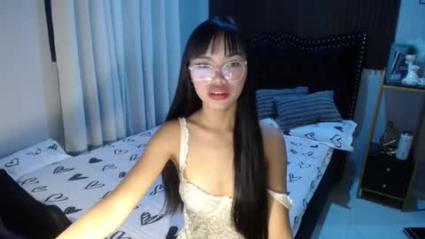 dee online show from February 21, 7:55 am