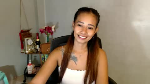 pinaymorena_renelda online show from December 3, 5:10 am