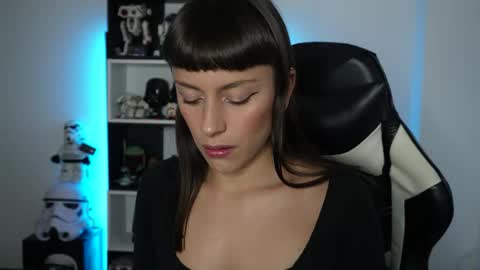 Emily online show from April 16, 5:01 pm