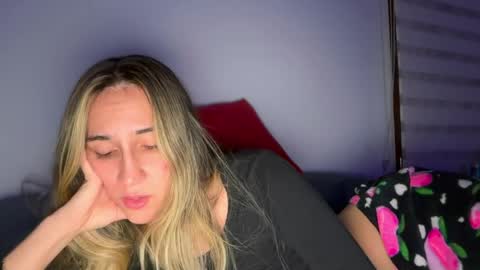 Pinkilola online show from April 19, 3:28 am