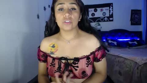 VIOLETA LOPEZ online show from December 25, 7:13 pm