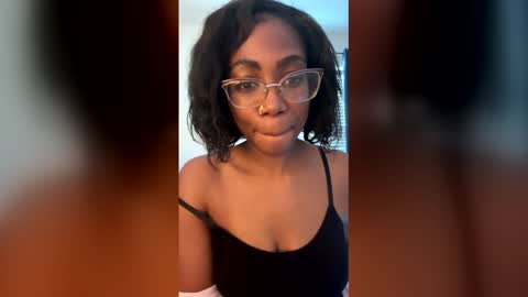 pinqpanthresss online show from January 10, 8:13 pm