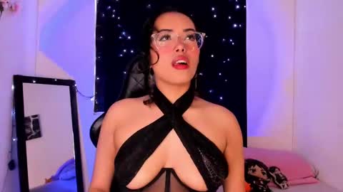 Willow                      Hours 12pm to 630pm Colombian time FRIDAY AND SUNDAY FREE DAYS online show from February 18, 5:55 pm