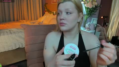 Polly online show from May 13, 1:33 am
