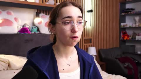 Polly online show from February 22, 8:15 am