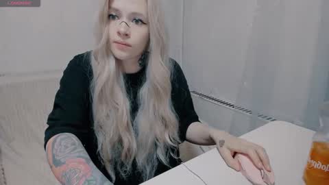 Polly online show from October 8, 6:45 pm