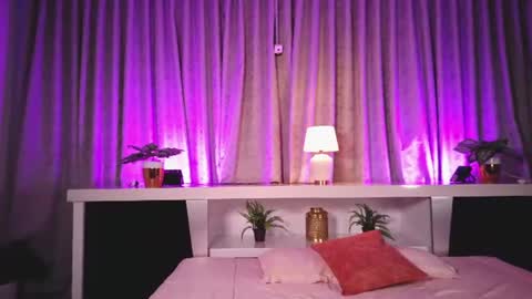  Sara and Kate  online show from July 6, 12:32 pm