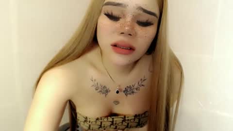 MAXXINE online show from October 5, 5:56 am